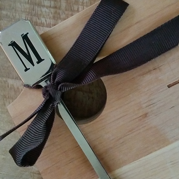 Mud Pie Wood Serving Board & Spreader with “M” Monogram - Picture 6 of 10